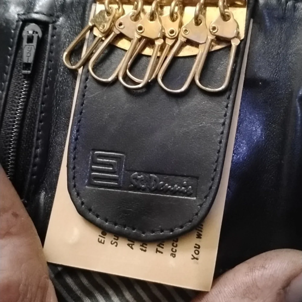 Black Leather POCKET KEYCHAIN WITH POCKETS